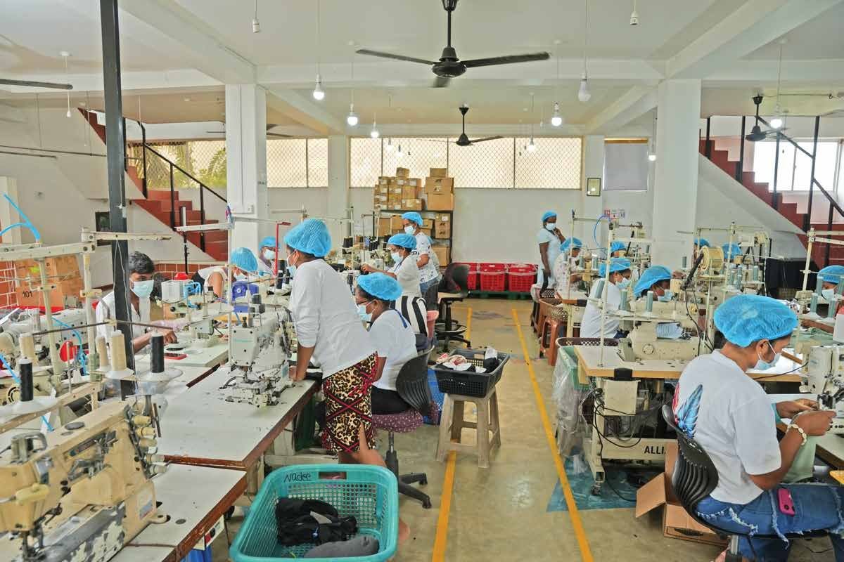 The Onivja sewing floor with machinists at work